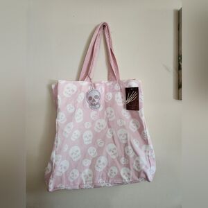 Skeleton in the closet skull halloween tote bag pink NWT
